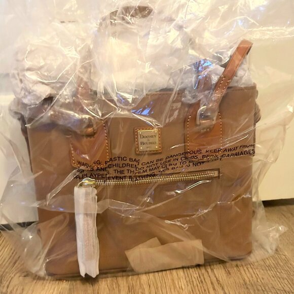 Dooney & Bourke Tan Leather Saddle Bag NWT - Picture 1 of 3